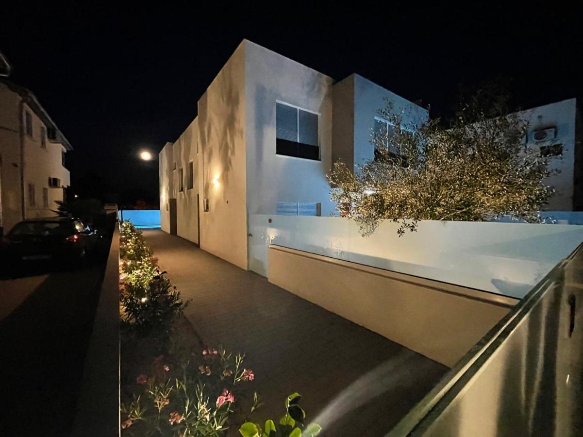 Villa Dea - Dein Rueckzugsort Am Meer Mit Beheiztem Pool Врси Екстериор снимка