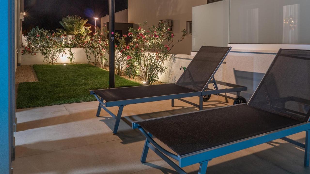 Villa Dea - Dein Rueckzugsort Am Meer Mit Beheiztem Pool Врси Екстериор снимка